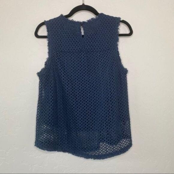 J by J.O.A. Navy Blue Crochet Raw Hem Lace Tank Large - Picture 8 of 9